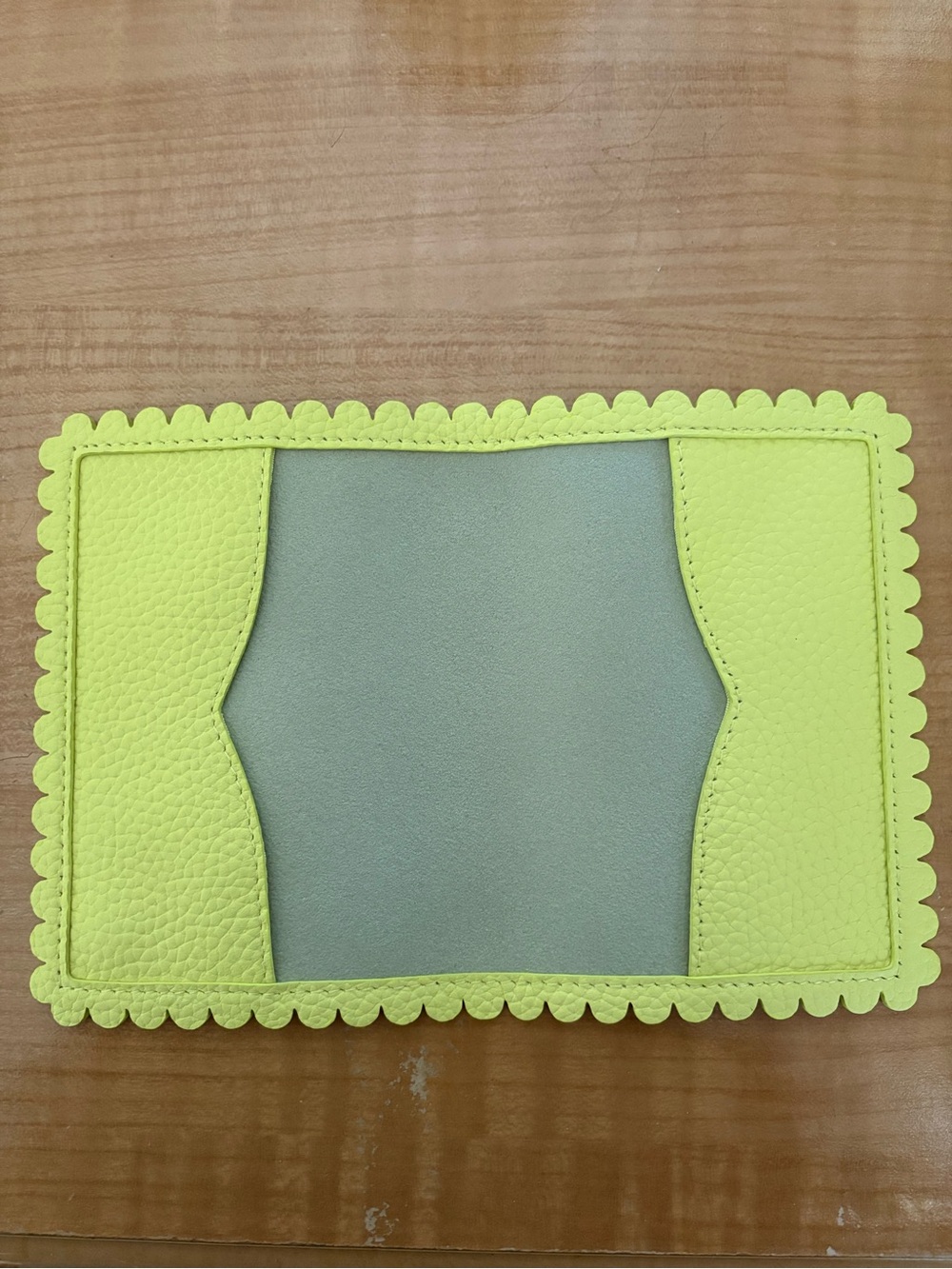 BNWT Stoney Clover Lane lime leather passport holder - Picture 3 of 5
